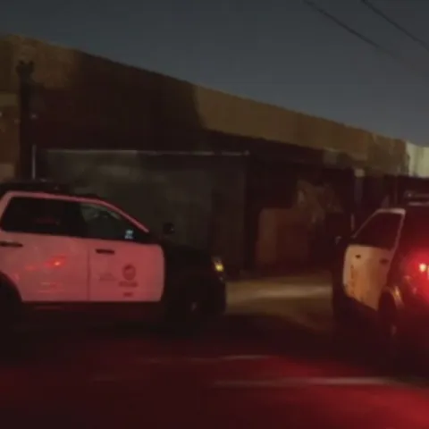 Police search for at least 4 suspects after burglary, pursuit in Sherman Oaks