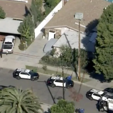 Fight between father and son ends with both dead in Lake Balboa home