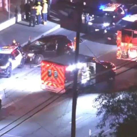 Multiple officers injured after crash in Pacoima
